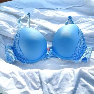 Victoria's Secret Women's Beautiful Blue Push-up Bra